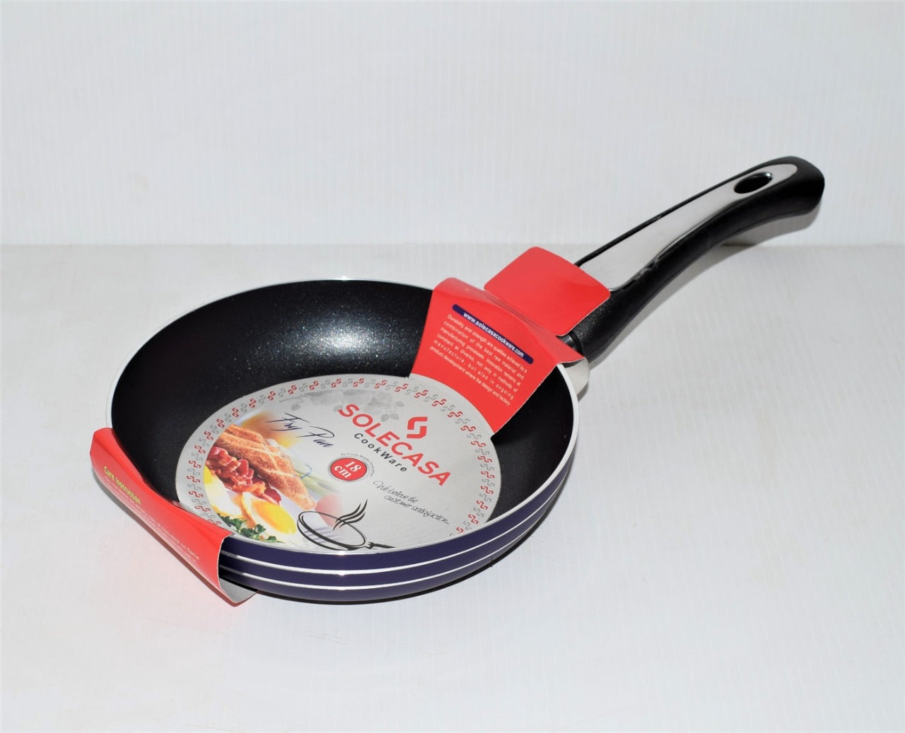 Fry pan/frying pan with lid makes your meal delicious in less time. Our heavy Aluminum material make the food healthier and easy to cook.