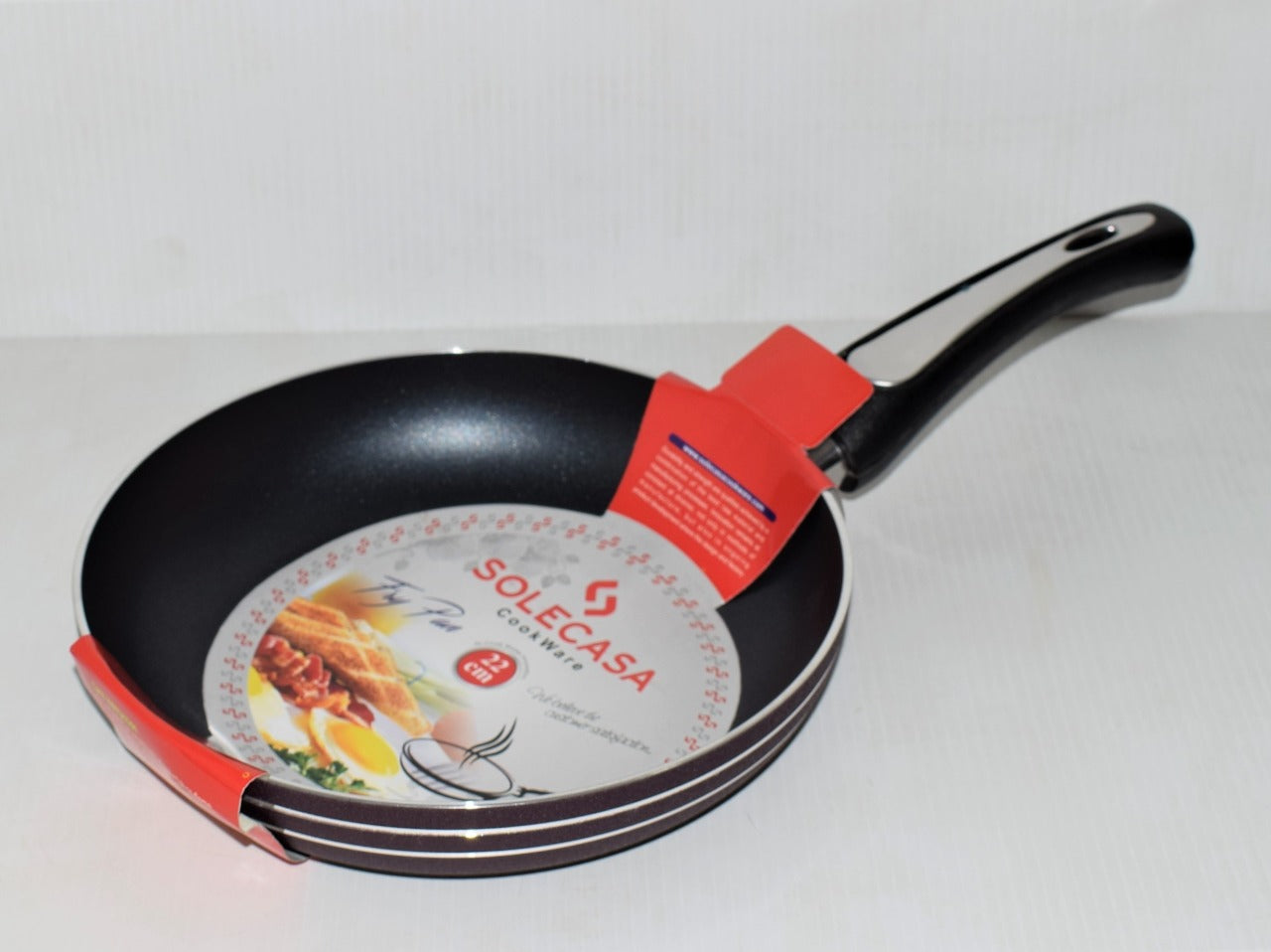 Fry pan/frying pan with lid makes your meal delicious in less time. Our heavy Aluminum material make the food healthier and easy to cook.