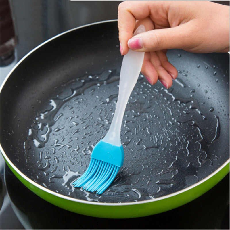 2 Pcs Baking Tools Silicone Oil Brush BBQ Brush Pastry Brush Medium Size Silicone Handle